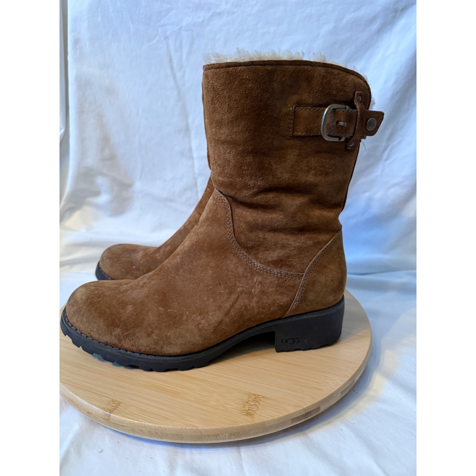 Ugg Lynnea Chestnut Suede Shearling Lined Buckle Boots 1982 Brown Womens 8.5